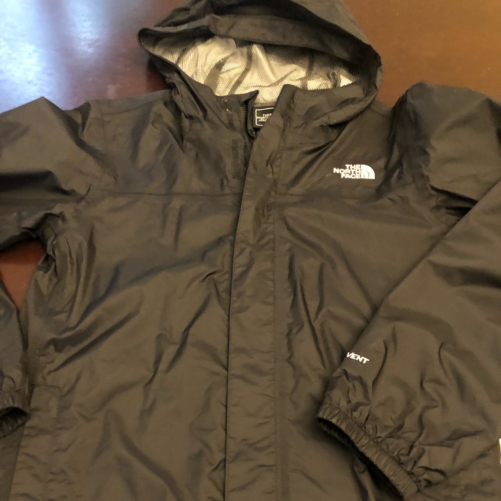 Boy’s North Face Nylon Jacket with hood.